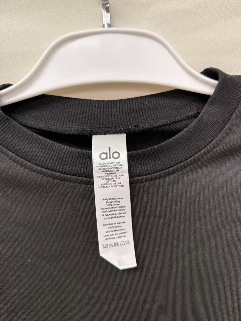 Alo Yoga Black Sweatshirt Workout Set, Size S. - Picture 2 of 8